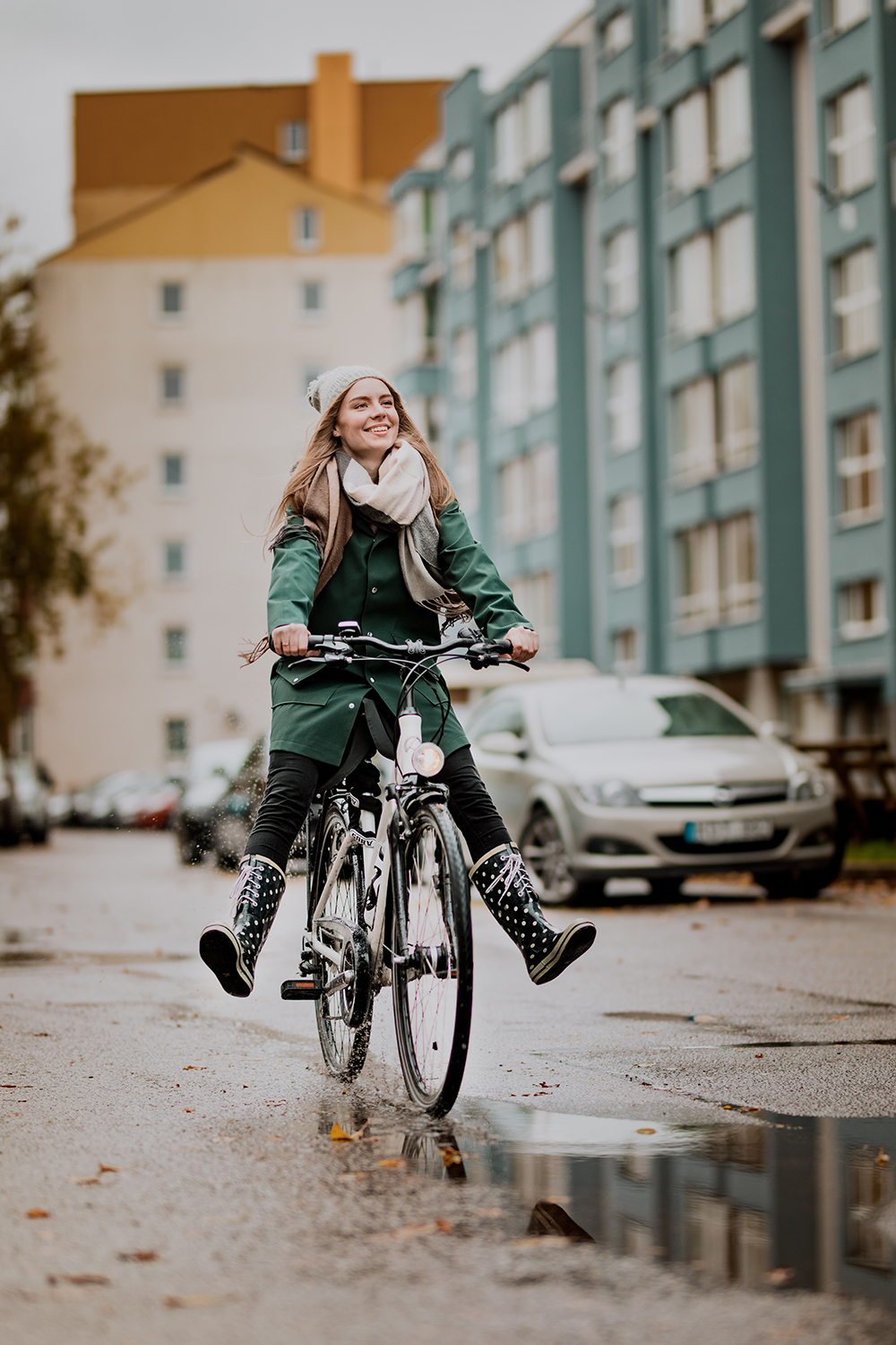 The Yellow Raincoat: Style and Versatility